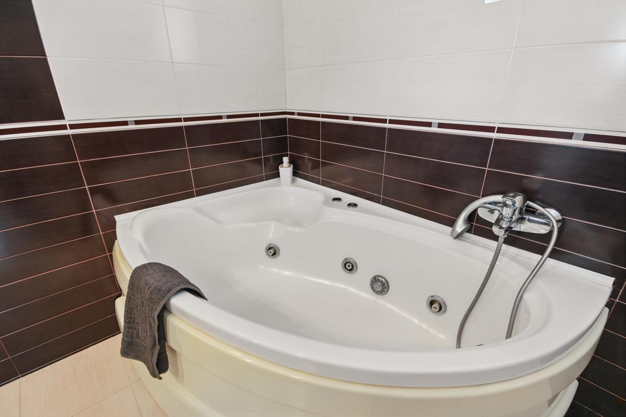 Hotel Casa Galand à Parscov Extérieur photo