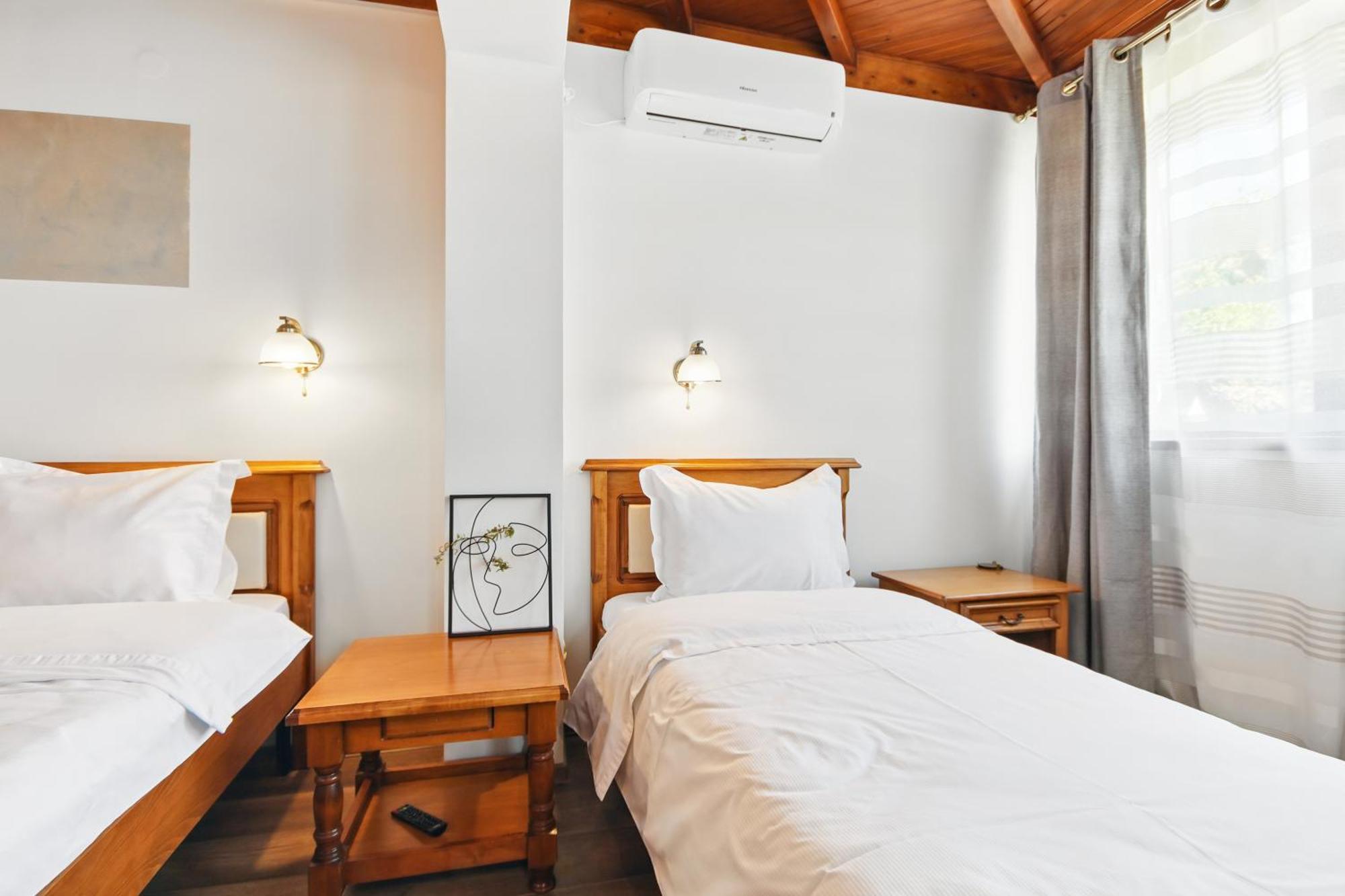 Hotel Casa Galand à Parscov Extérieur photo