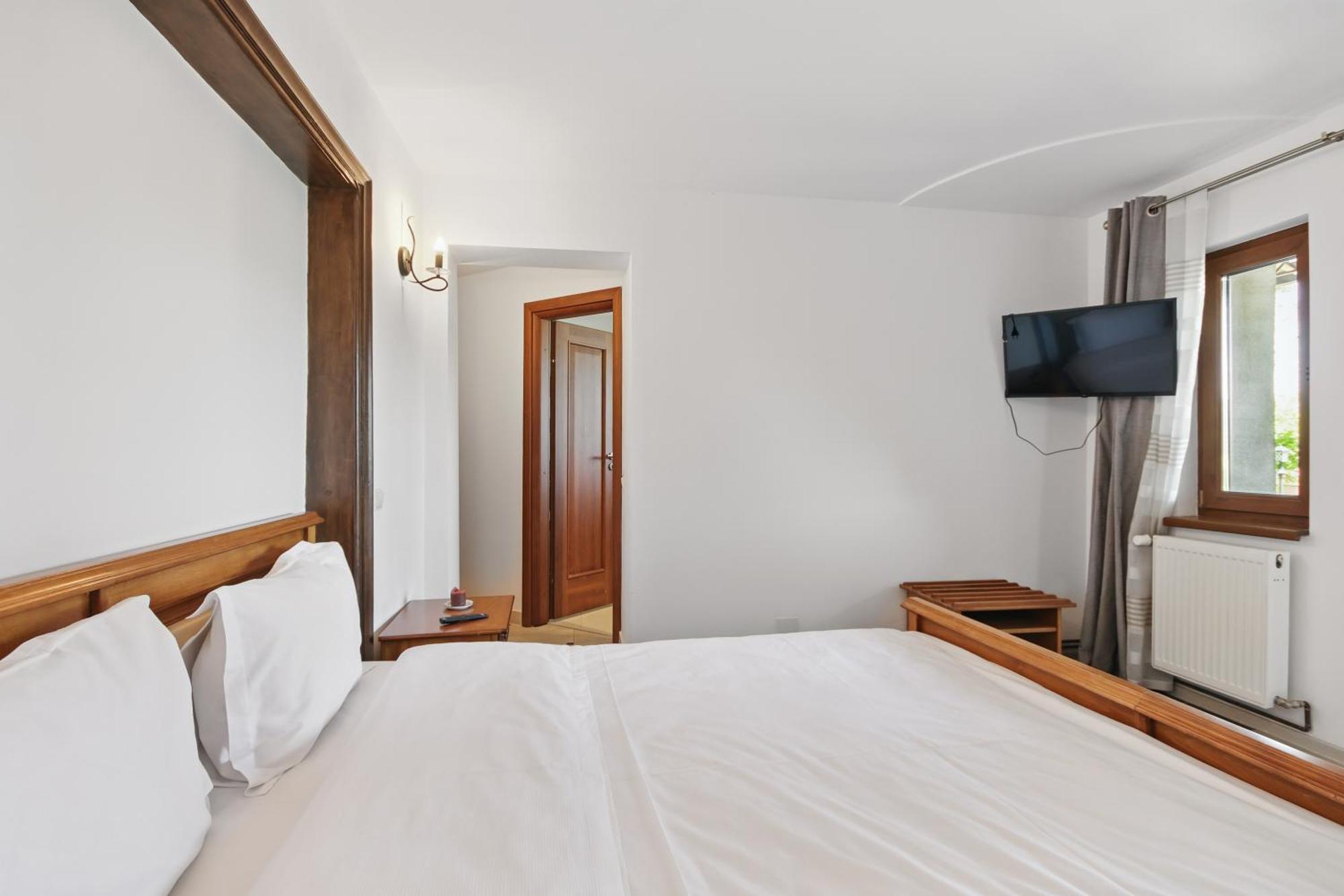 Hotel Casa Galand à Parscov Extérieur photo