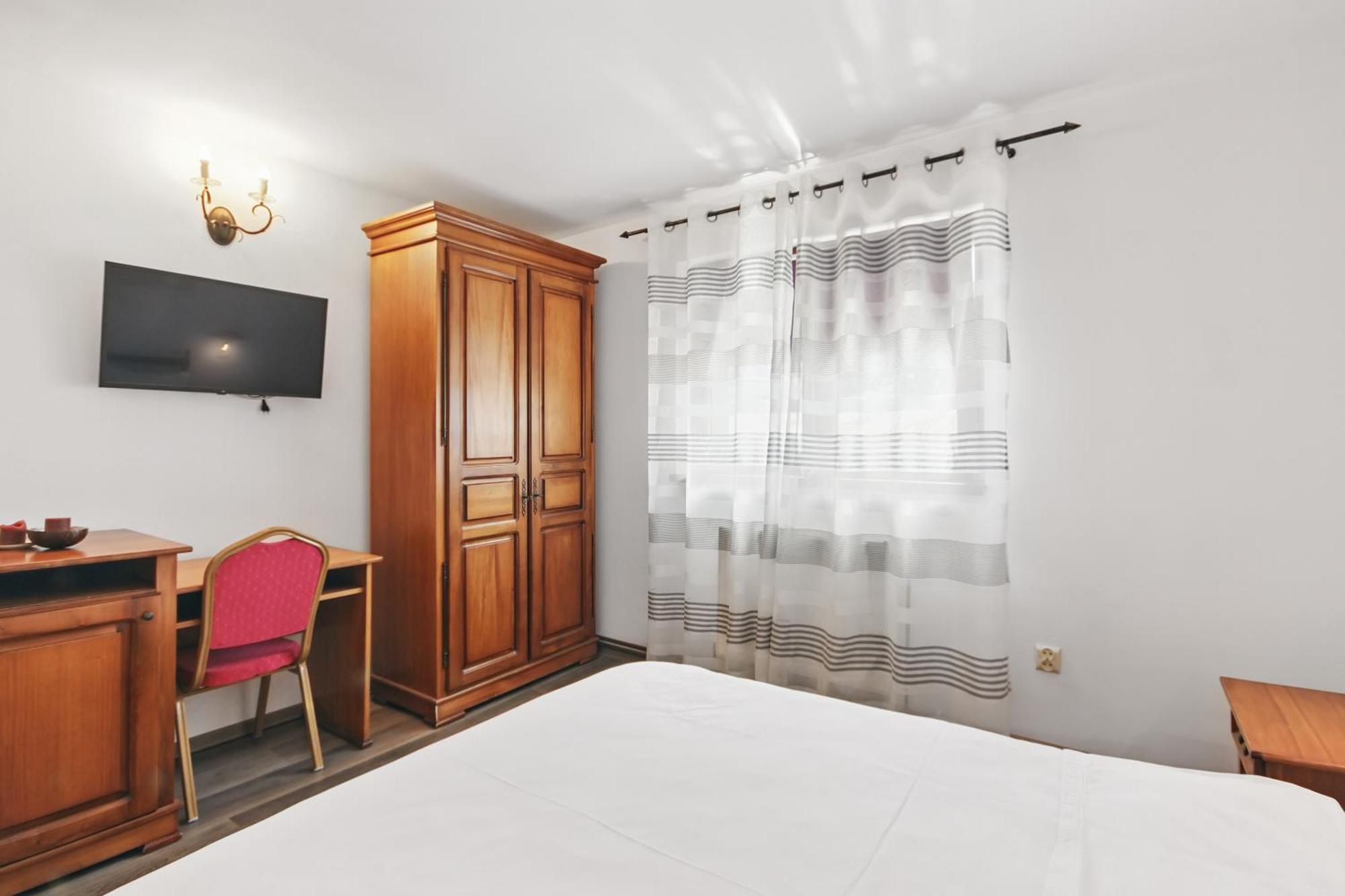 Hotel Casa Galand à Parscov Extérieur photo