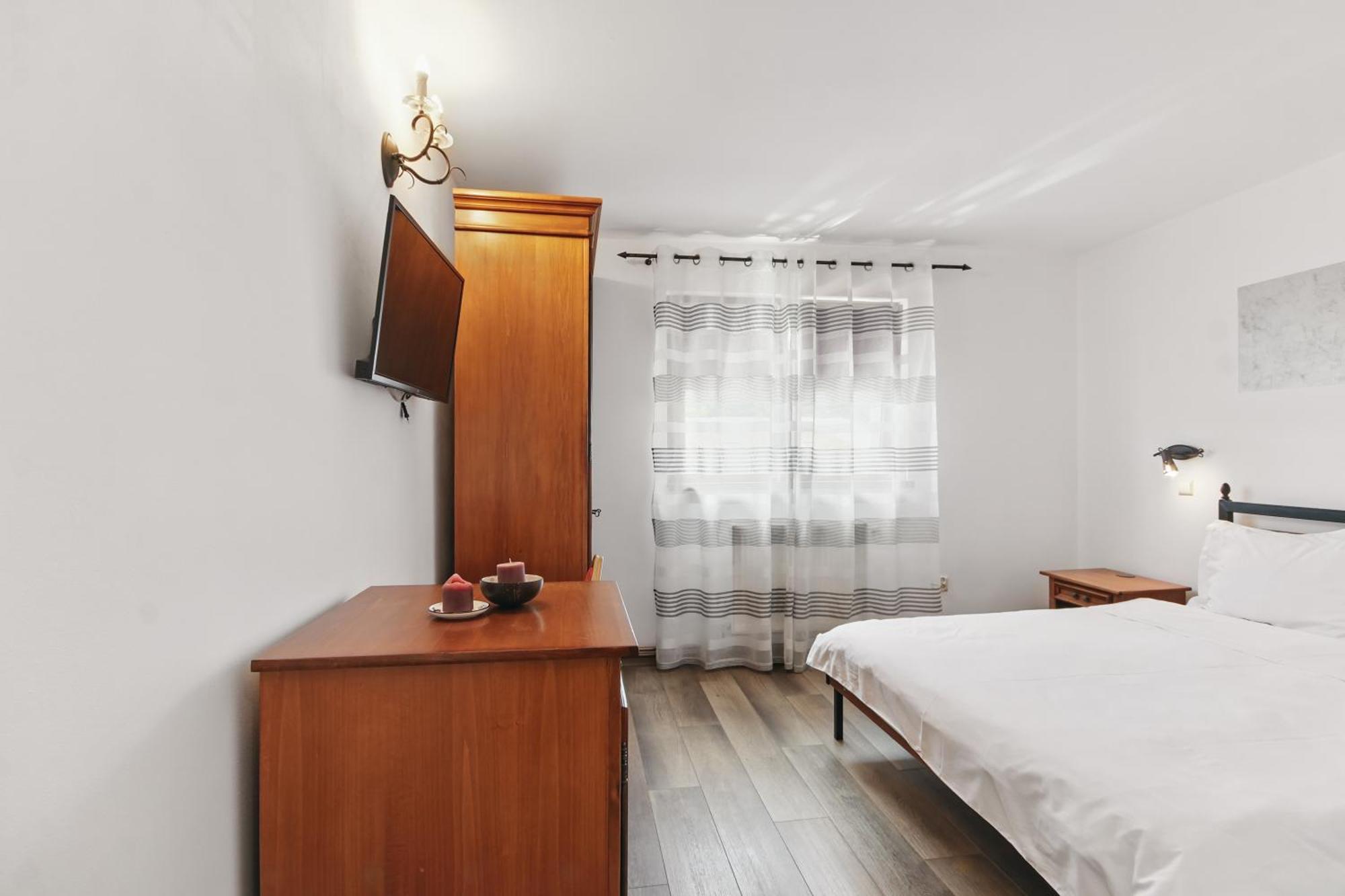 Hotel Casa Galand à Parscov Extérieur photo