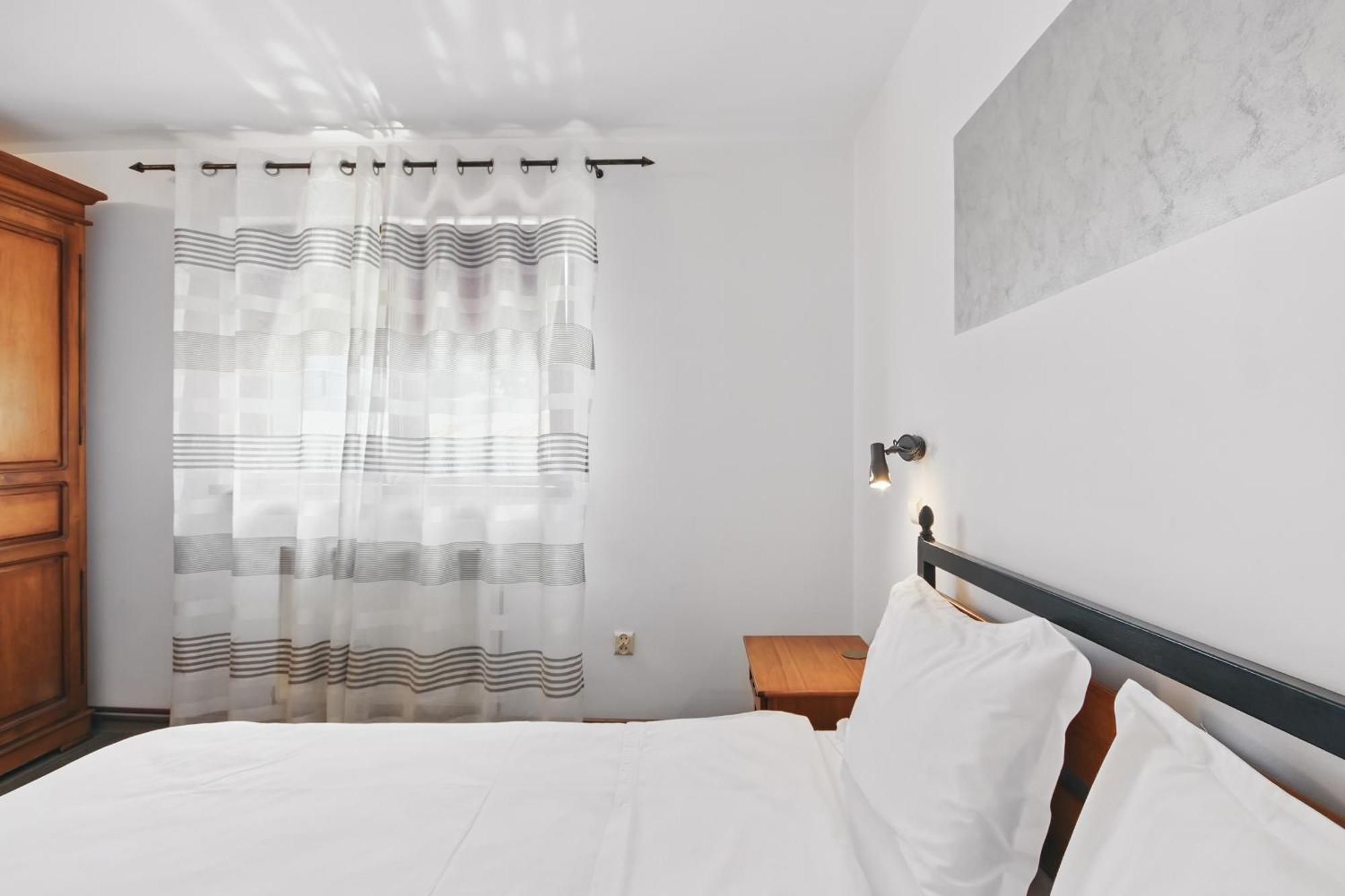 Hotel Casa Galand à Parscov Extérieur photo