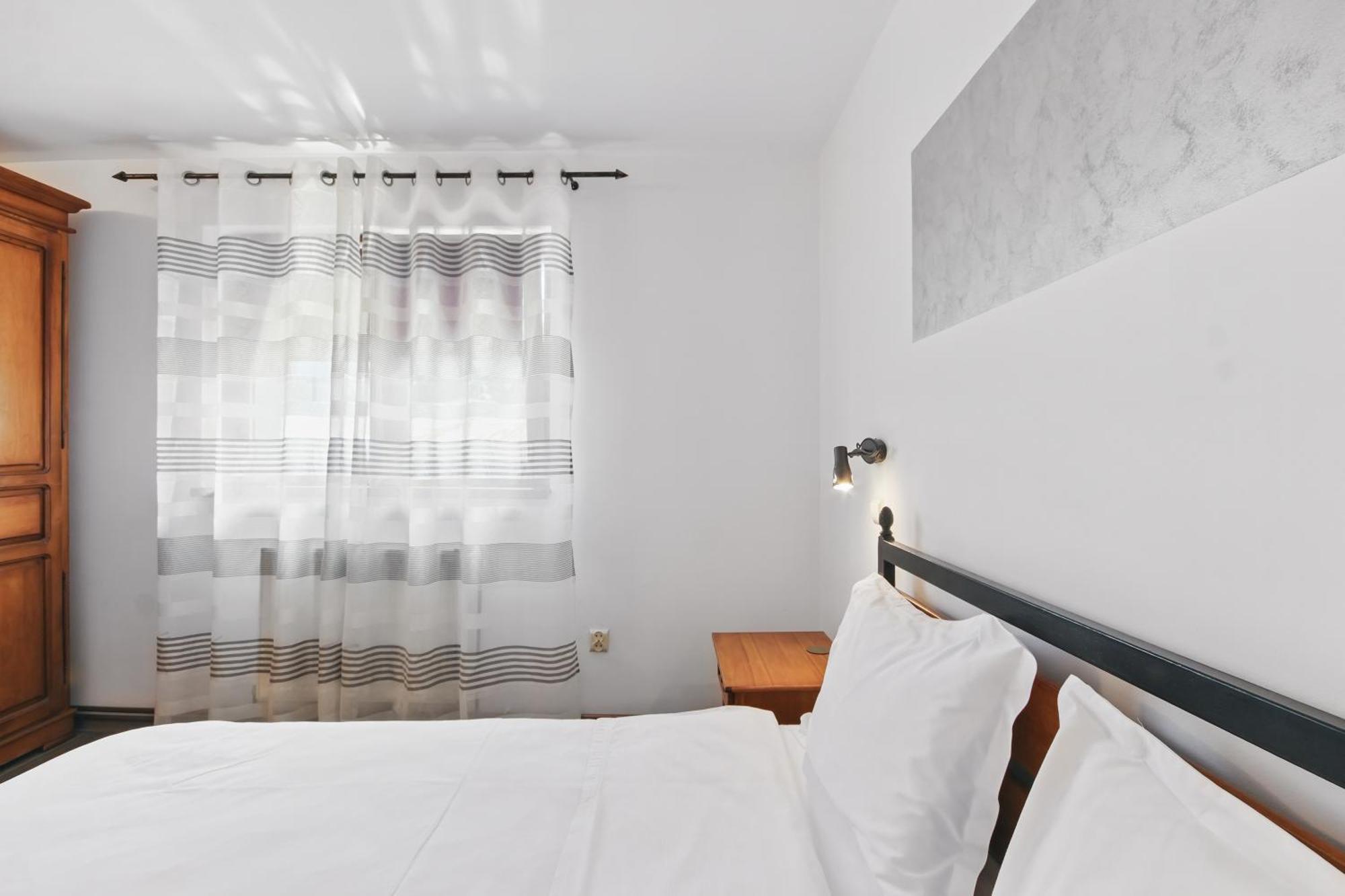 Hotel Casa Galand à Parscov Extérieur photo