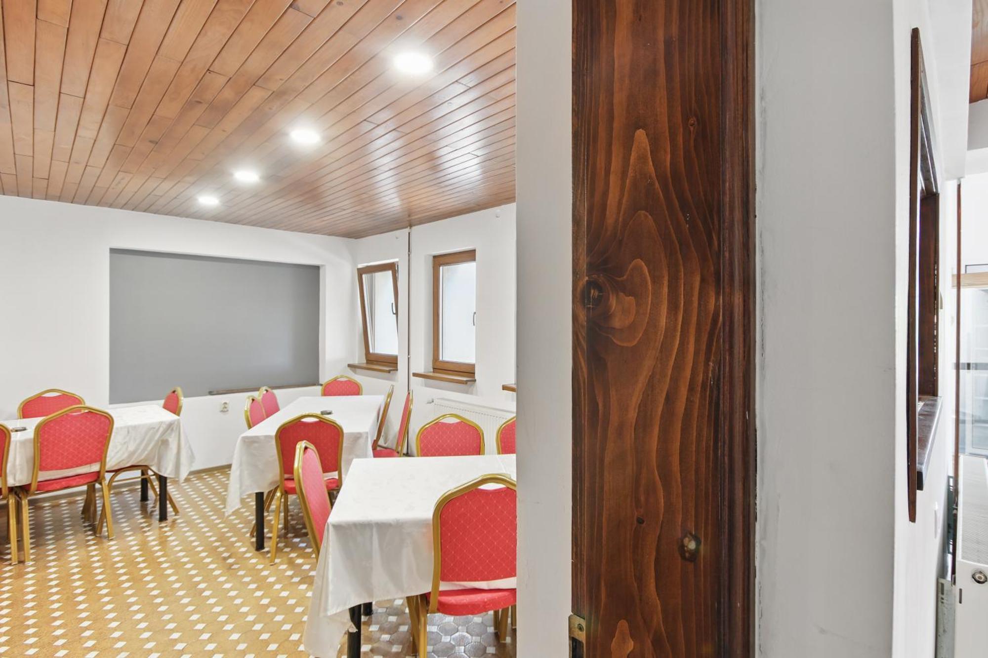 Hotel Casa Galand à Parscov Extérieur photo